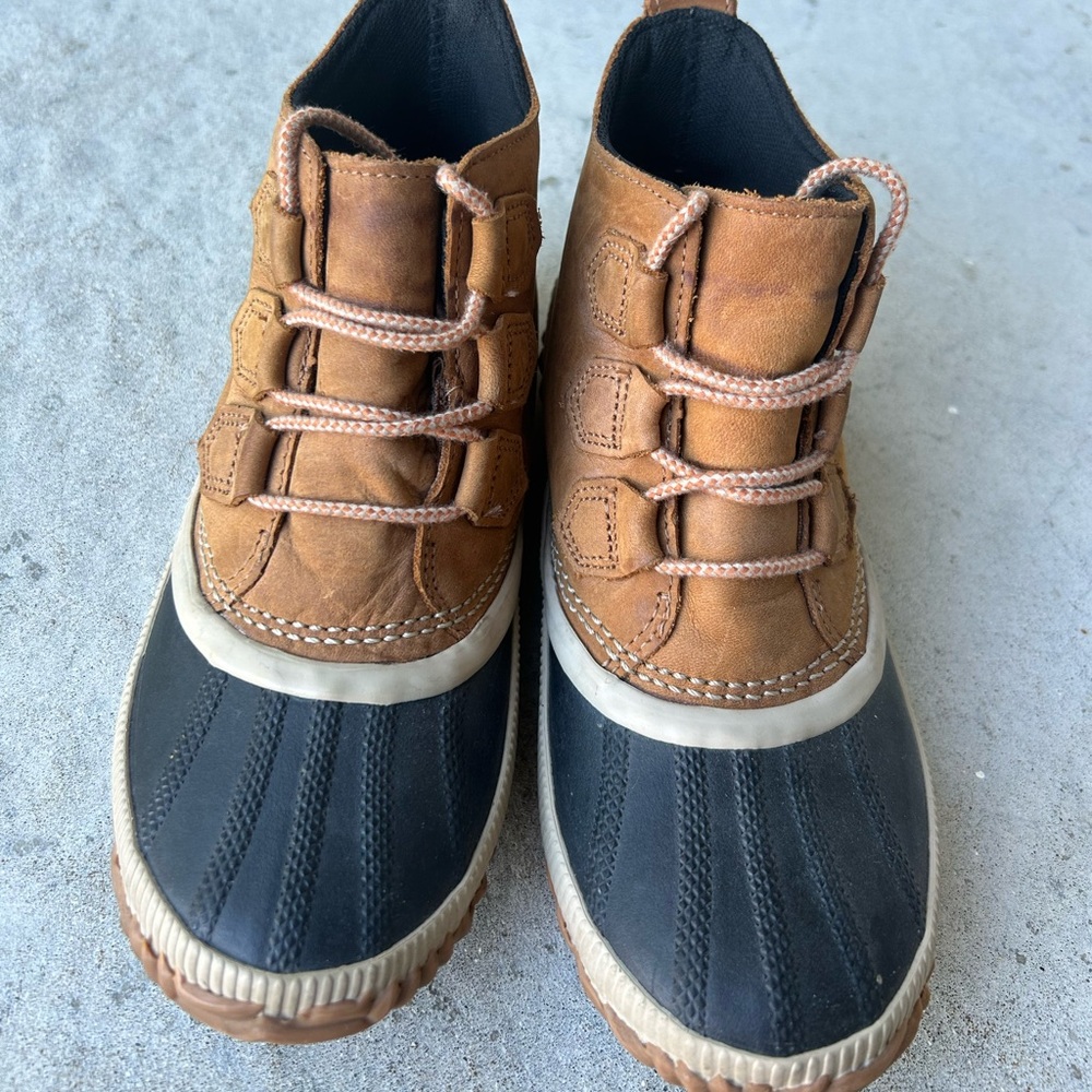 Sorel Out n About women’s size 6. NL3069-286